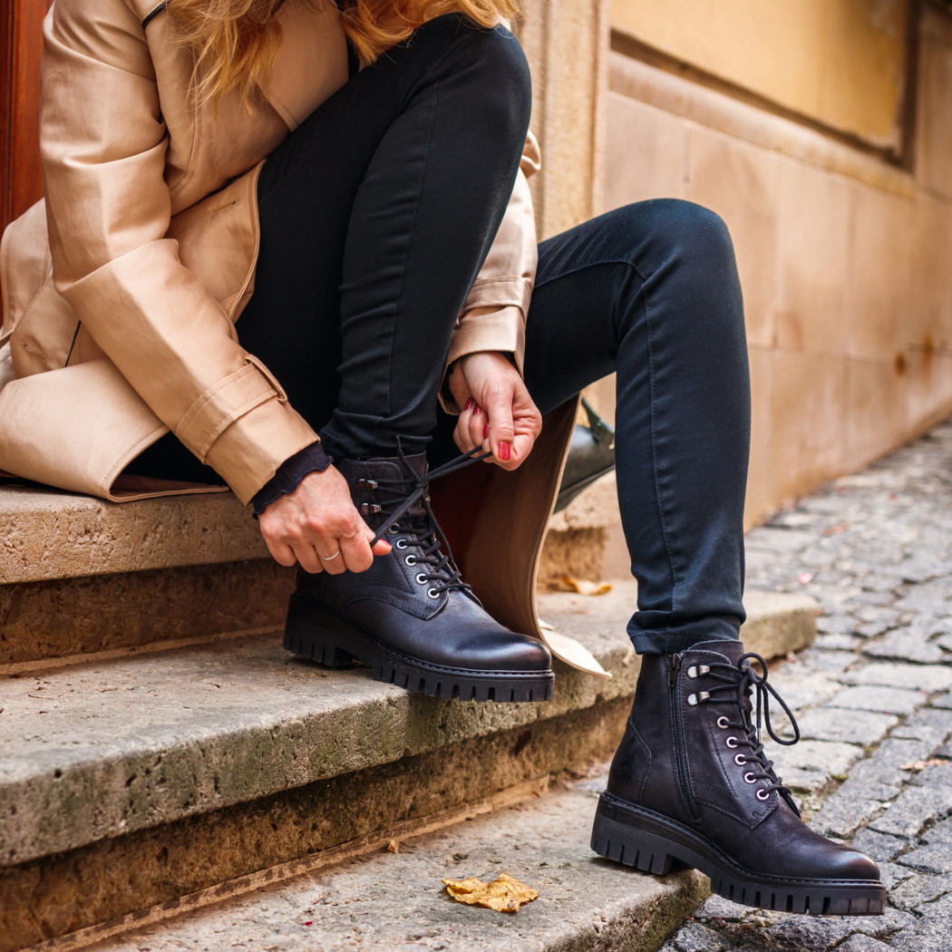 Buty dla 60-latek z zimowej wyprzedaży. Są wygodne i tańsze nawet o 40 proc.